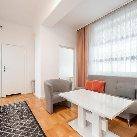 Plac Zbawiciela 3-Bedroom Apartment Varšava Exteriér fotografie
