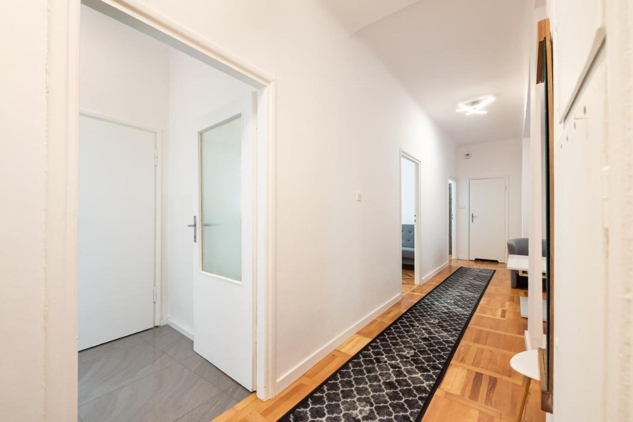 Plac Zbawiciela 3-Bedroom Apartment Varšava Exteriér fotografie