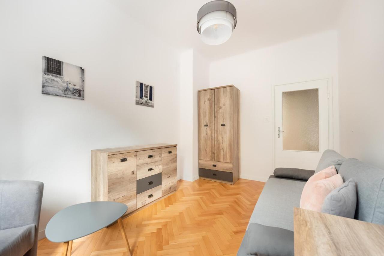 Plac Zbawiciela 3-Bedroom Apartment Varšava Exteriér fotografie