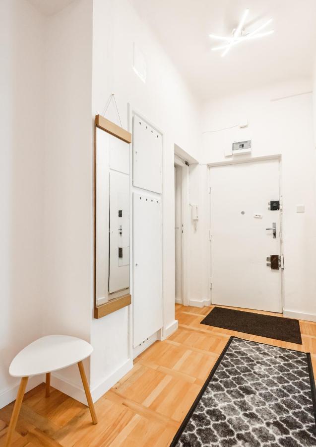 Plac Zbawiciela 3-Bedroom Apartment Varšava Exteriér fotografie